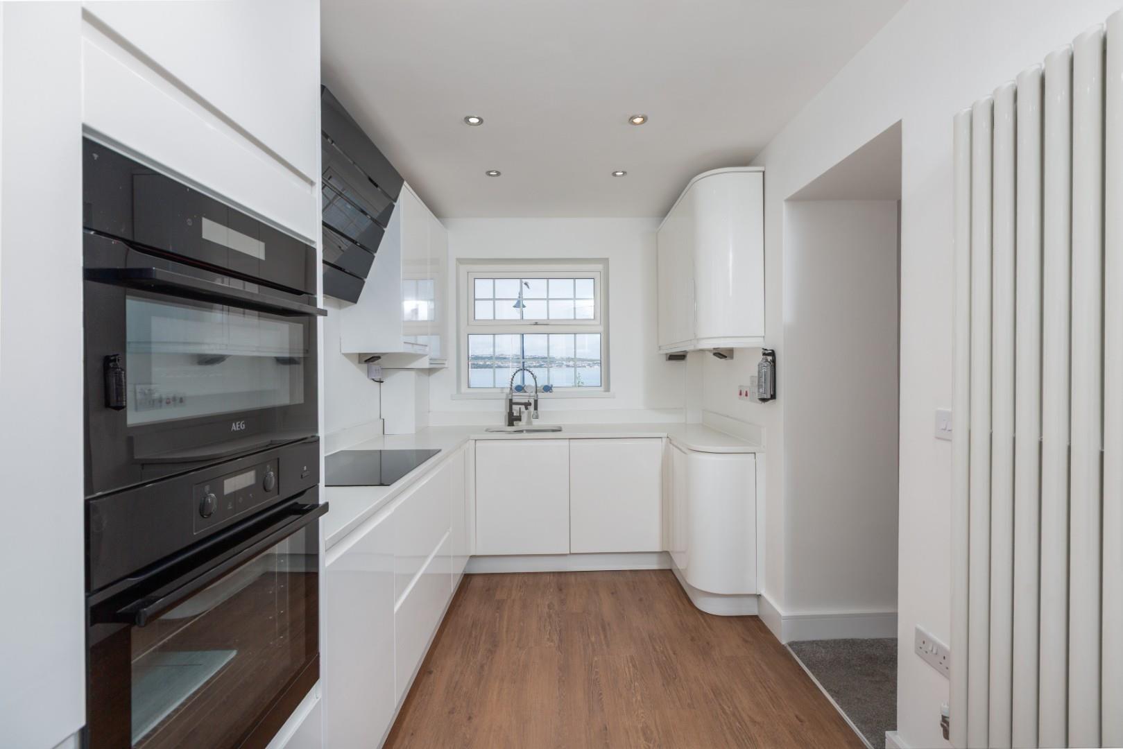 Southend Villas, Mumbles Road Mumbles, Swansea, SA3 4EL